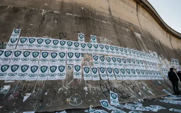 AI al bivio: oltre 100 esperti chiedono trasparenza totale sulla sicurezza