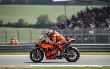 Acosta trionfa a Spielberg: prima storica vittoria in MotoGP per lo squalo di Mazarron