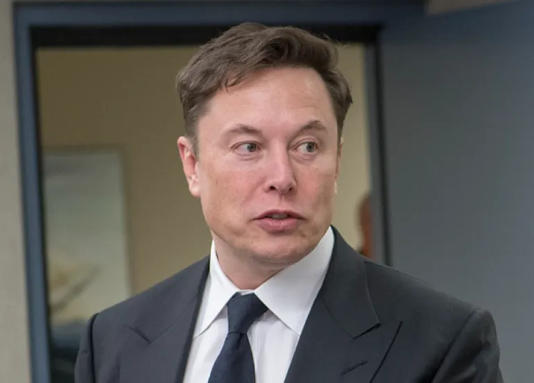 Tesla Roadster, il ritorno della leggenda: Musk riapre le prenotazioni per la supercar da record