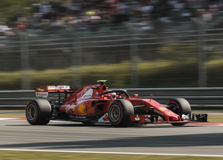 F1, Crisi Rossa a Baku: Hamilton e Leclerc Chiedono Risposte