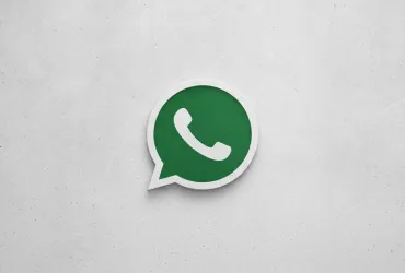 WhatsApp rivoluziona l'interfaccia su Android: arriva la nuova barra di navigazione flottante