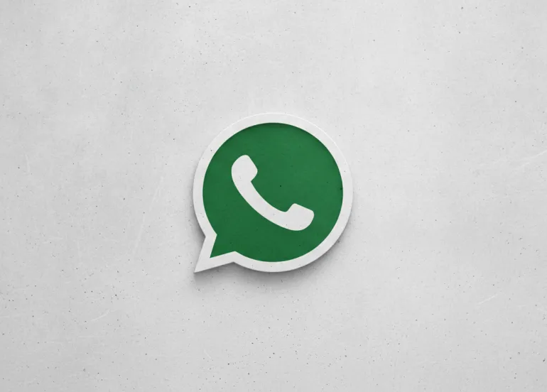 WhatsApp rivoluziona l'interfaccia su Android: arriva la nuova barra di navigazione flottante