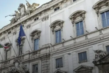 Gioco Legale: Il Senatore Pedrizzi Chiede Trasparenza e Riforme Immediate