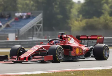 Domenicali indica la rotta alla Ferrari: 'Barra dritta nella tempesta'