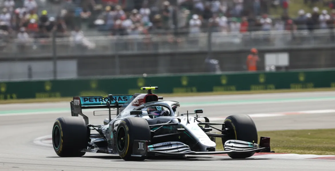F1, Antonelli alla prova di Sepang: la Mercedes calca la mano con il nuovo pacchetto evolutivo