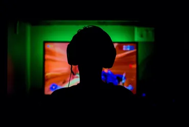 Streamer Danese Multato per Promozione di Giochi d'Azzardo Illegali