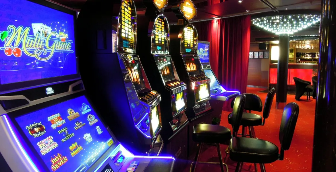 Blitz a Catanzaro: scoperto giro di slot illegali