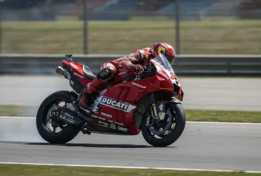 Marc Marquez domina la Sprint di Motegi: il Mondiale MotoGP 2026 è nel caos