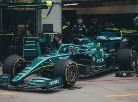 Alonso contro Hamilton è scontro totale a Sepang: Lo spagnolo accusa la FIA di favoritismi