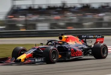 Red Bull, trionfo storico a Sepang: Il primo motore fatto in casa è già vincente