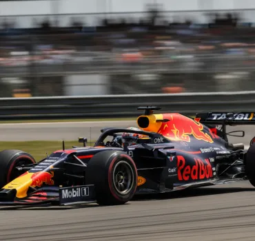 Red Bull, trionfo storico a Sepang: Il primo motore fatto in casa è già vincente