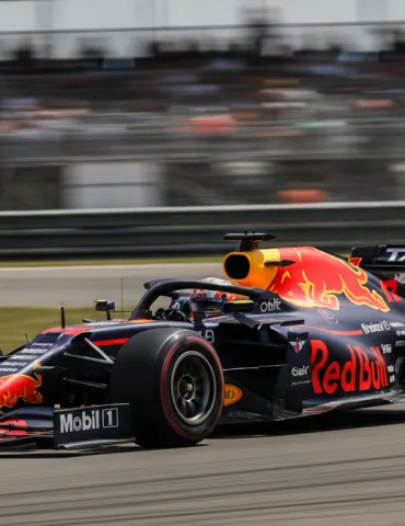 Red Bull, trionfo storico a Sepang: Il primo motore fatto in casa è già vincente
