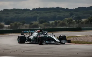 F1 2026, Crisi Motori in Mercedes: Il Guasto di Russell a Sepang Riapre il Mondiale