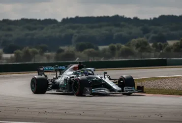 F1 2026, Crisi Motori in Mercedes: Il Guasto di Russell a Sepang Riapre il Mondiale