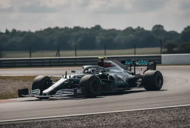 F1 Singapore, Russell torna all'antico per battere Antonelli: la mossa della Mercedes