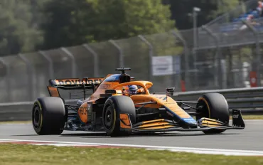 McLaren a Singapore: La MCL40 si trasforma per il riscatto di Lando Norris