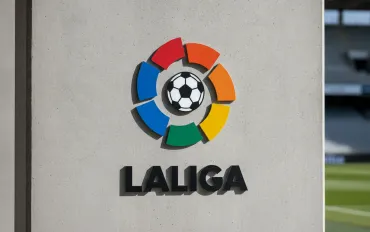 Dominio Barcellona: otto su otto nella Liga, Mourinho vince col brivido