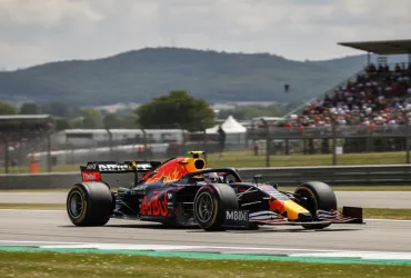 Trionfo di Verstappen a Singapore: Antonelli vede il Mondiale 2026