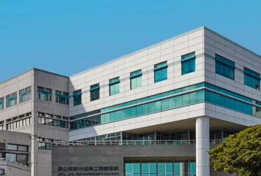 Foxconn potenzia la produzione in India: Scontro con Trump