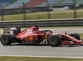 Hamilton e il giallo del pit stop a Singapore: errore di distrazione o malore fisico?