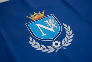 Caso De Bruyne: lite con Allegri e panchina a Venezia, scoppia la crisi al Napoli