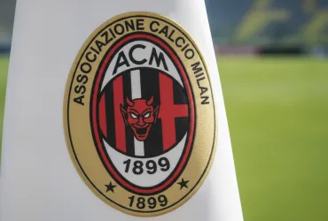 Il Milan blinda Alphadjo Cisse: rinnovo lampo e stipendio triplicato per il nuovo crack rossonero