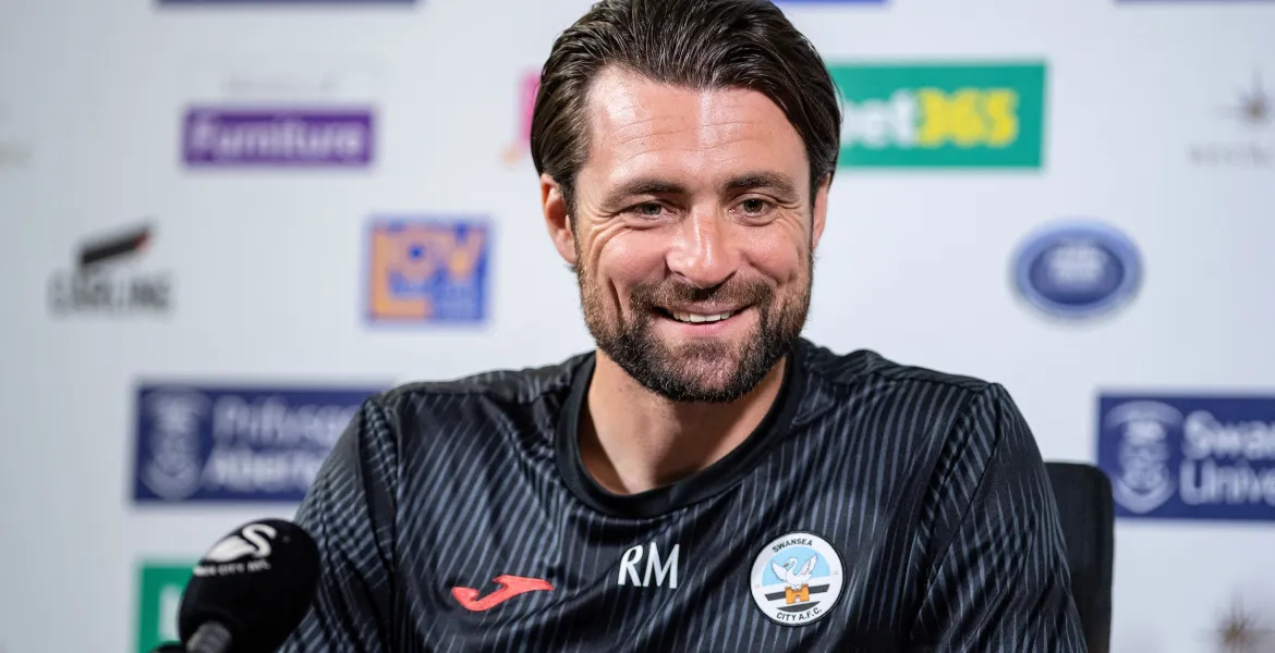 Nuovo Allenatore in arrivo per il Leicester: Van Nistelrooy verso l'addio