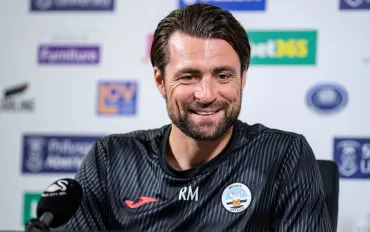 Nuovo Allenatore in arrivo per il Leicester: Van Nistelrooy verso l'addio