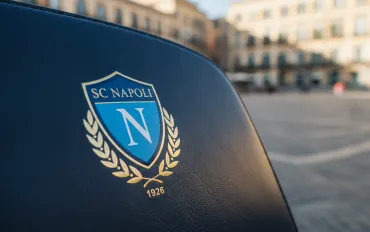 Napoli a due facce: lo splendore di De Bruyne e McTominay non cancella le ombre difensive