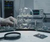 Oltre i limiti del Silicio: Il progetto DARPA che reinventa i transistor con Onde Magneto-Acustiche