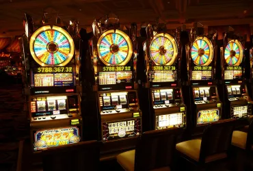 Sala slot illegale: sanzioni per 90mila euro