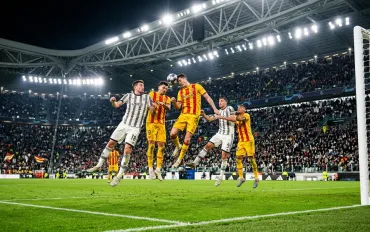 La Juventus batte il Lecce 2-0: reti di McKennie e Douglas Luiz per il ritorno al successo