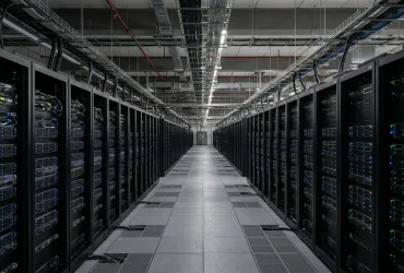Spesa globale per i data center: nel 2024 superata la soglia dei 1.000 miliardi di dollari