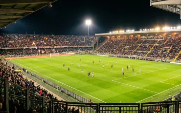 Serie A, l'Inter sfida il Venezia per il primato: in campo anche Milan, Juventus e Napoli