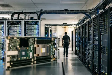 OpenAI acquisterà i chip Google TPU per sostenere lo sviluppo dell'intelligenza artificiale