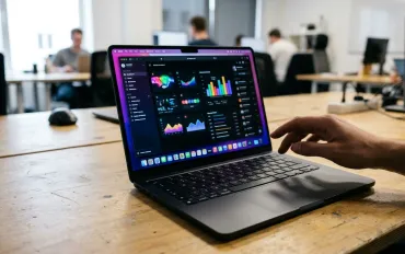 Apple lancia i nuovi MacBook Pro con display OLED e tecnologia touchscreen