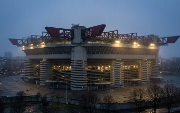 Milan verso il derby con l'Inter: Tomori salta la sfida, Amorim recupera tre titolari