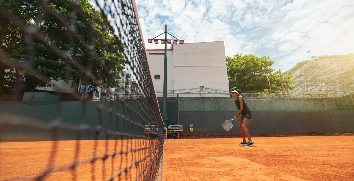 Musetti e Paolini brillano al Roland Garros: Avanti a suon di set!