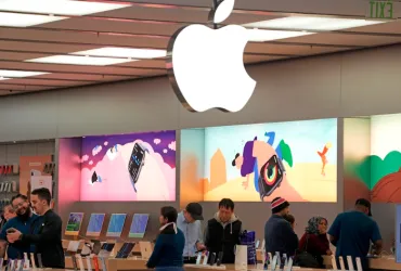 Apple spinge sull'India con un nuovo store mentre tensione cresce negli USA