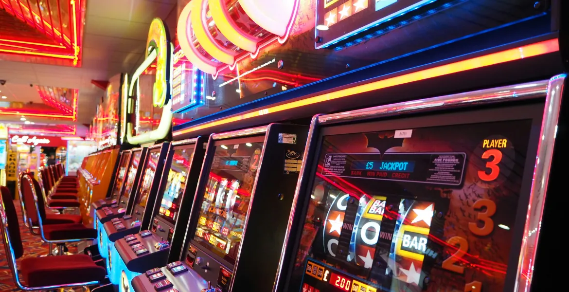 Milano: blitz contro il gioco illegale, sequestrati dispositivi