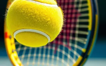 Jannik Sinner fa la storia al Roland Garros