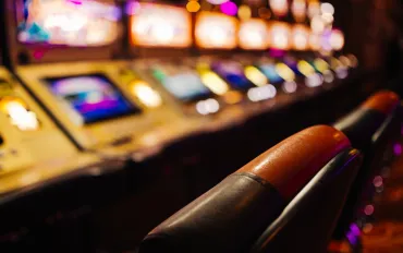 Multa Salata per Sala Scommesse: Minore Sorpreso e Dipendente Non Formata