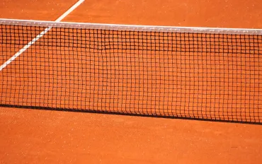 Duello epico al Roland Garros: Alcaraz batte Sinner dopo 5 ore di spettacolo