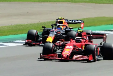 Lewis Hamilton e Ferrari: Un nuovo inizio tra sfide e speranze