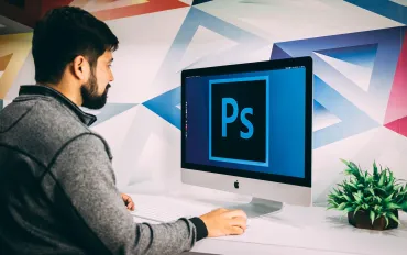Adobe Firefly approda su iPhone: la creatività AI a portata di mano