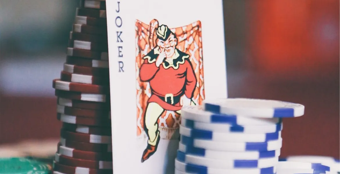 Ian Jones trionfa al WSOP: Un braccialetto da sogno a Las Vegas