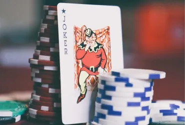 Ian Jones trionfa al WSOP: Un braccialetto da sogno a Las Vegas