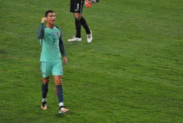 Rottura tra Ronaldo e Mendes: Nuove strategie nel calcio