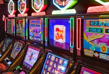 Algoritmo Vincente: Hongkonghese Guadagna Miliardi dalle Scommesse Giapponesi