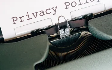 Allarme dall'Associazione KVA: Google nel mirino per Reclami DMCA Falsi